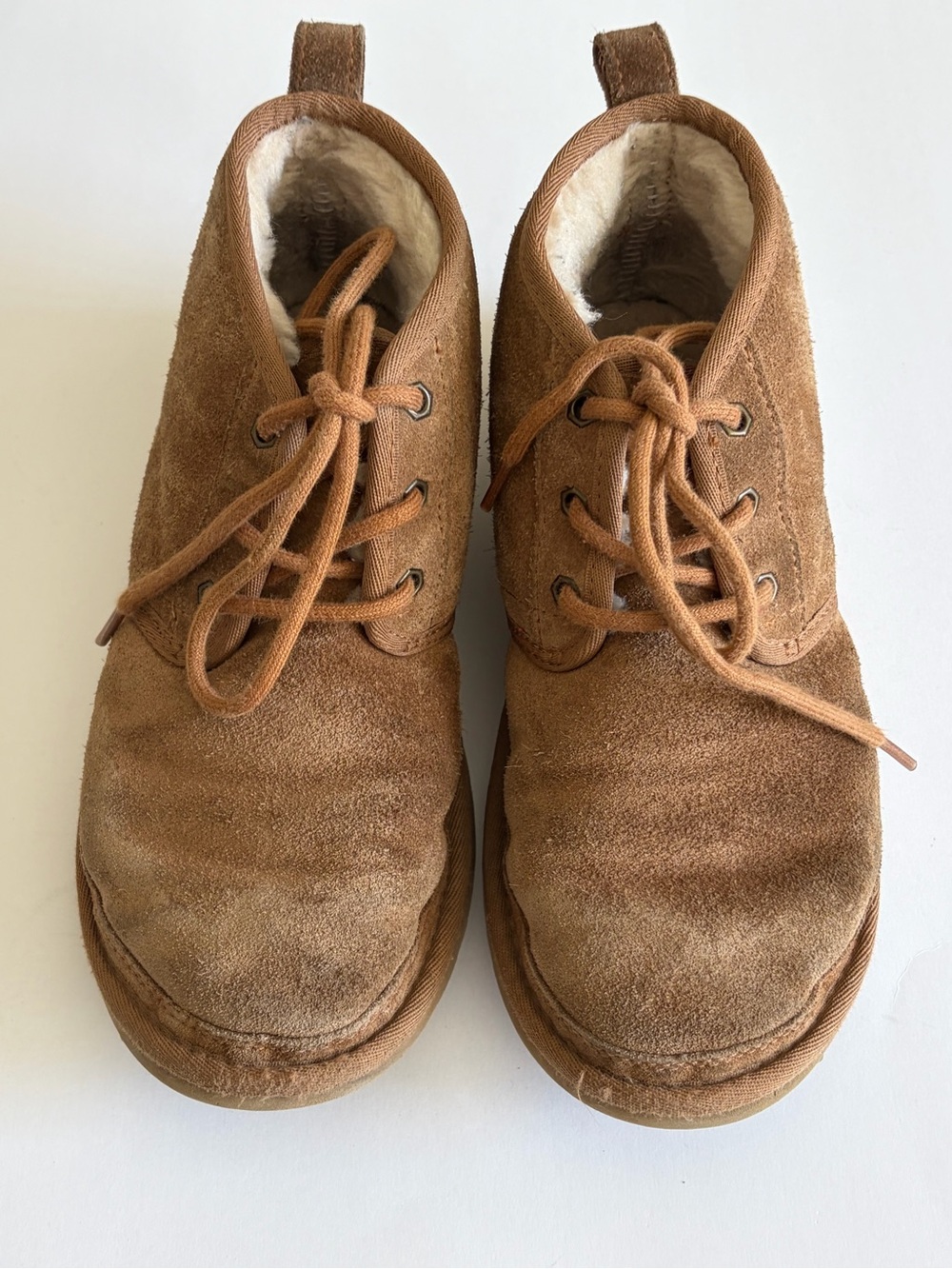UGG women’s size 7  Chestnut chukka Suede Lace-Up Boots